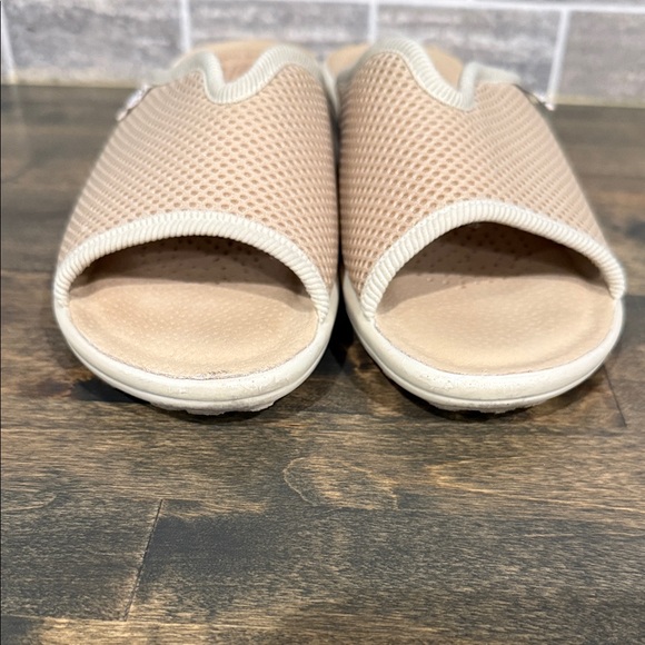 Fly Flot Tan Sandals Size 7.5 (EU 38) - Picture 3 of 10